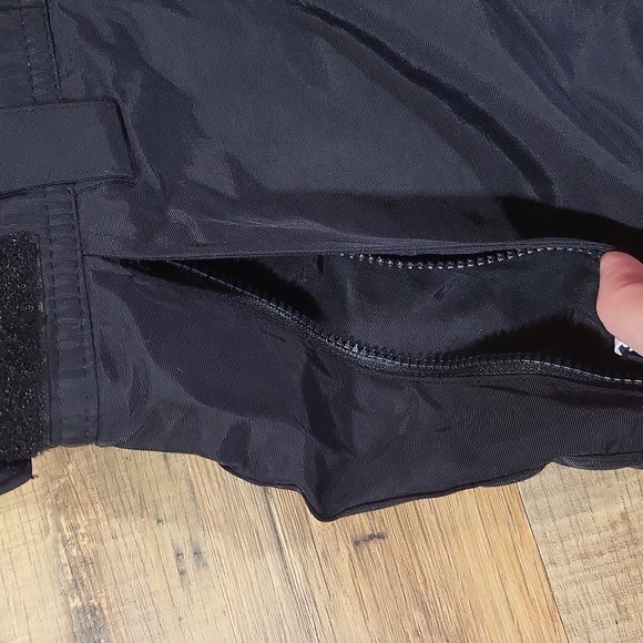 AMAZON ESSENTIALS Black Water-Resistant Insulated Snow Pants - Picture 5 of 14